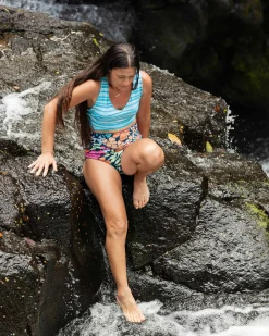 Aqua Reversible Switch V Crop