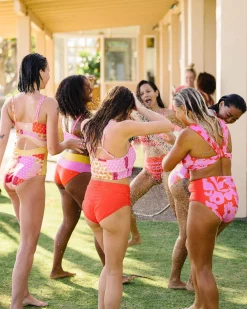 Ava Zip Pocket Bottom