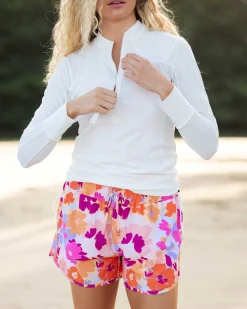 Esti Hybrid Lake Short