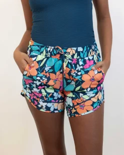 Mai Naomi Short