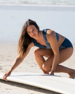 Squared Switch V Crop